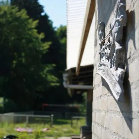 De Bosrand Grenzend Aan Het Bos Feriehus *